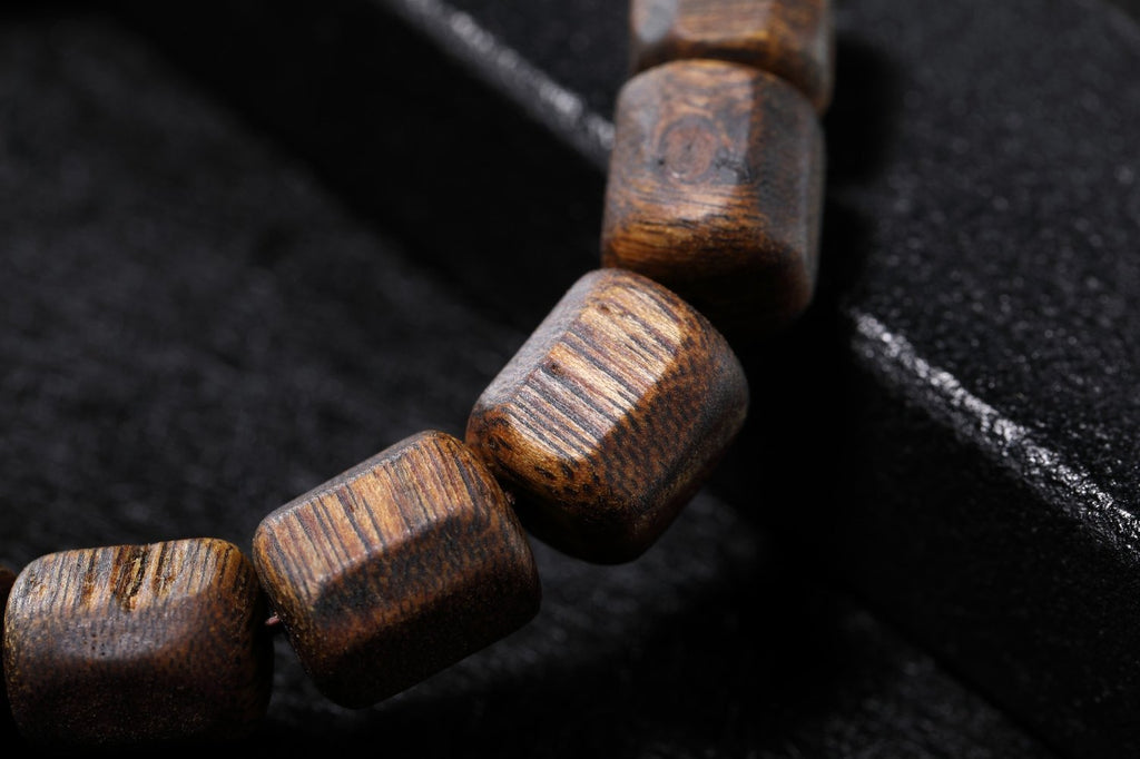 Cylindrical Kynam Agarwood Bracelet 10mm | TACHIAN Natural Aloeswood - TACHIAN