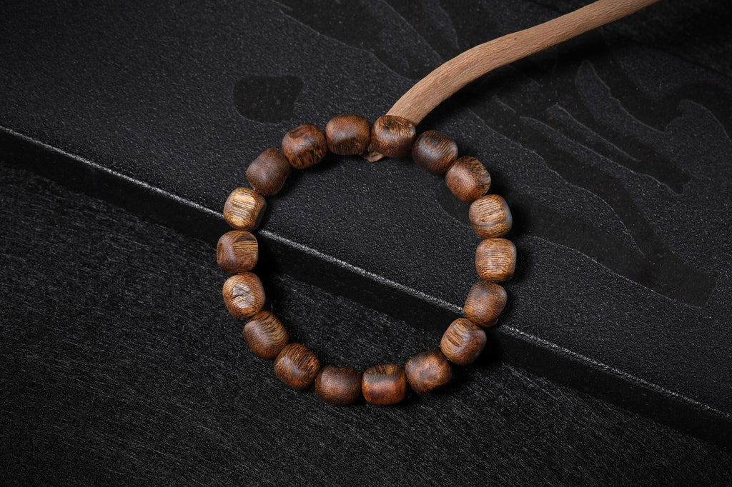 Scar - Leaving Agarwood Bracelet 10mm | TACHIAN Natural Aloeswood - TACHIAN