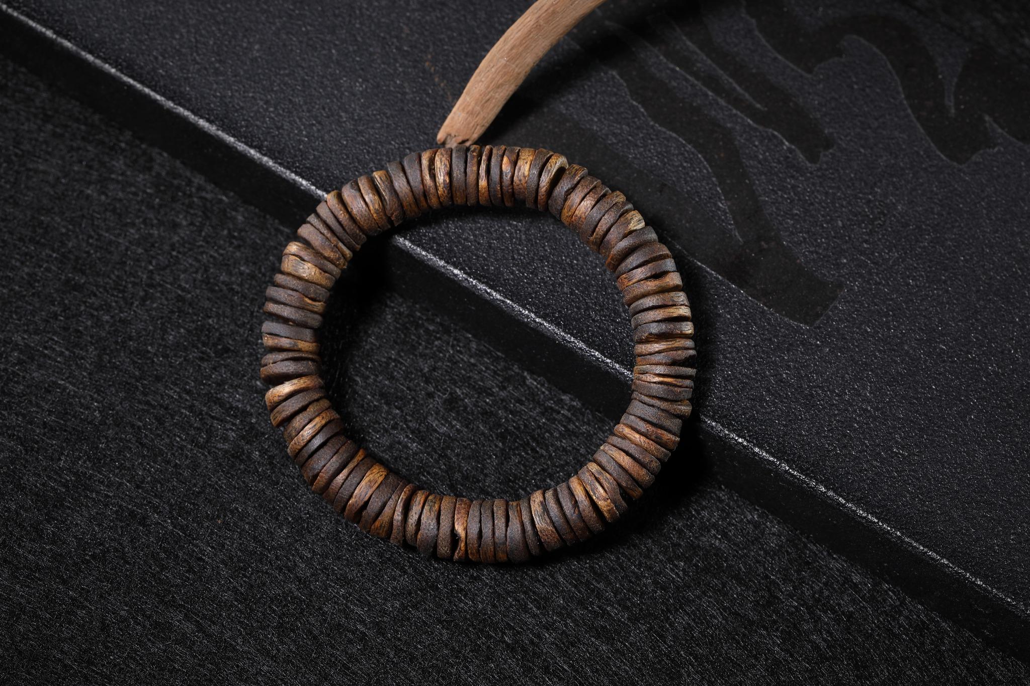 Sinking Agarwood Disc Bracelet | TACHIAN Natural Aloeswood - TACHIAN
