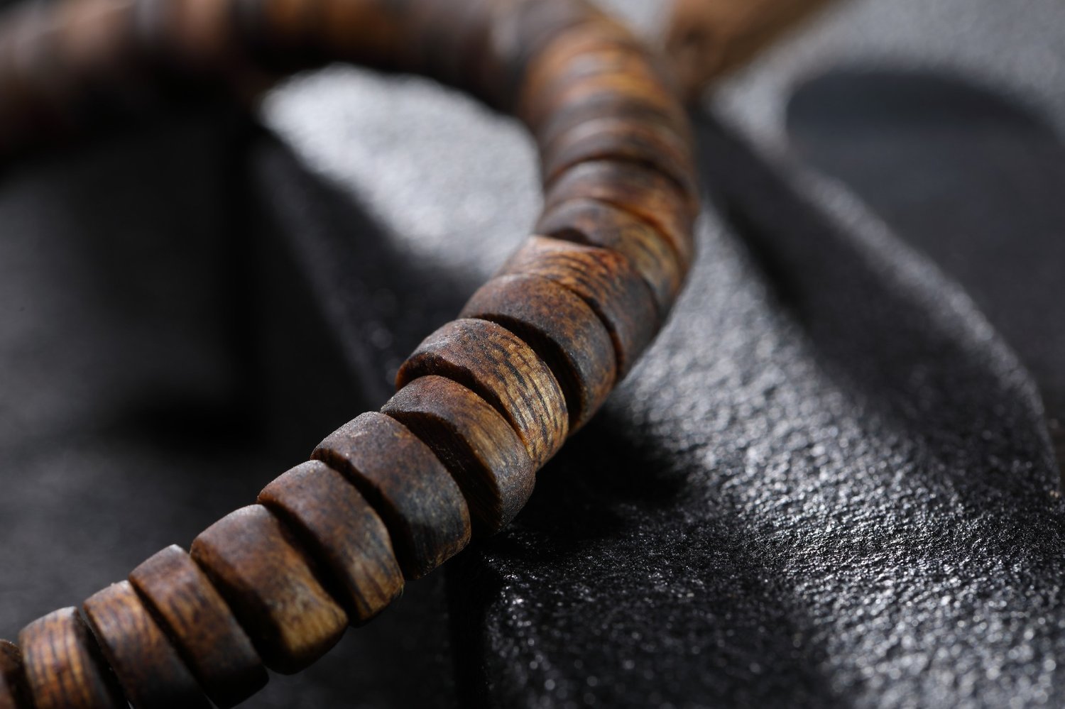 Agarwood Disc Bracelet | TACHIAN Natural Aloeswood - TACHIAN